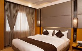 Sri Aadhish Grand Hotel